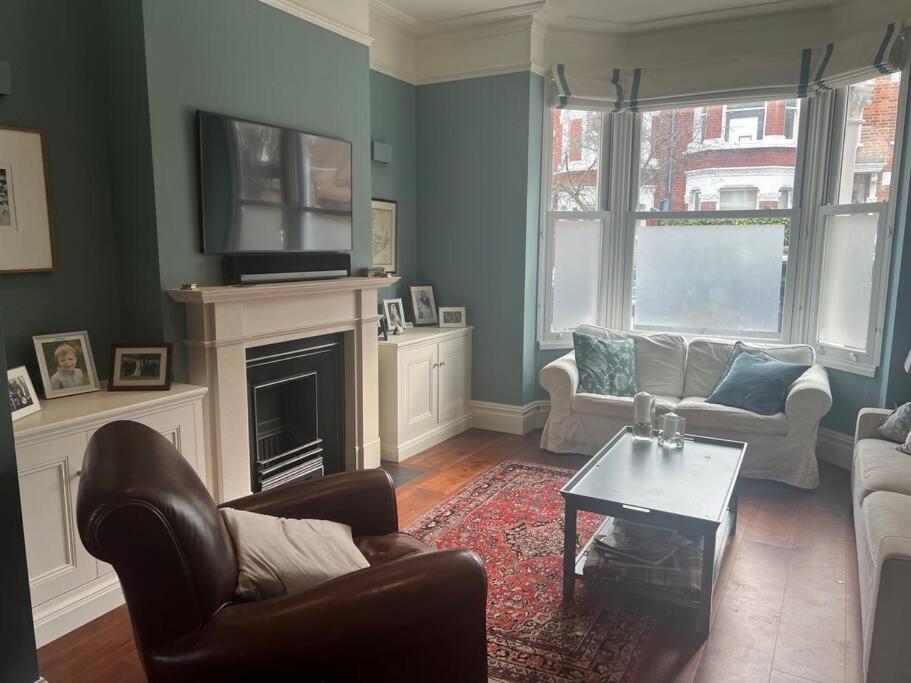 Four Bedroom Modern Victorian Wandsworth House Londen Buitenkant foto