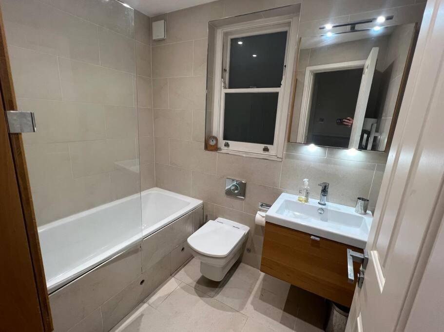 Four Bedroom Modern Victorian Wandsworth House Londen Buitenkant foto