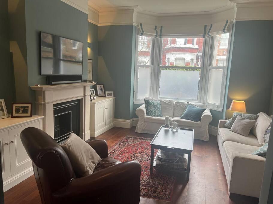 Four Bedroom Modern Victorian Wandsworth House Londen Buitenkant foto